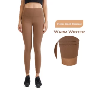 Fleece berjajar dengan legging yoga untuk musim sejuk