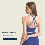 Sutiã esportivo com almofadas costuradas, sutiãs de ioga cruzados nas costas (14)